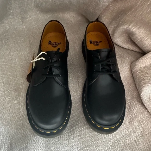 NEW Dr. Martens WOMEN'S SMOOTH LEATHER OXFORD SHOES Size 6 $140 - Picture 6 of 12